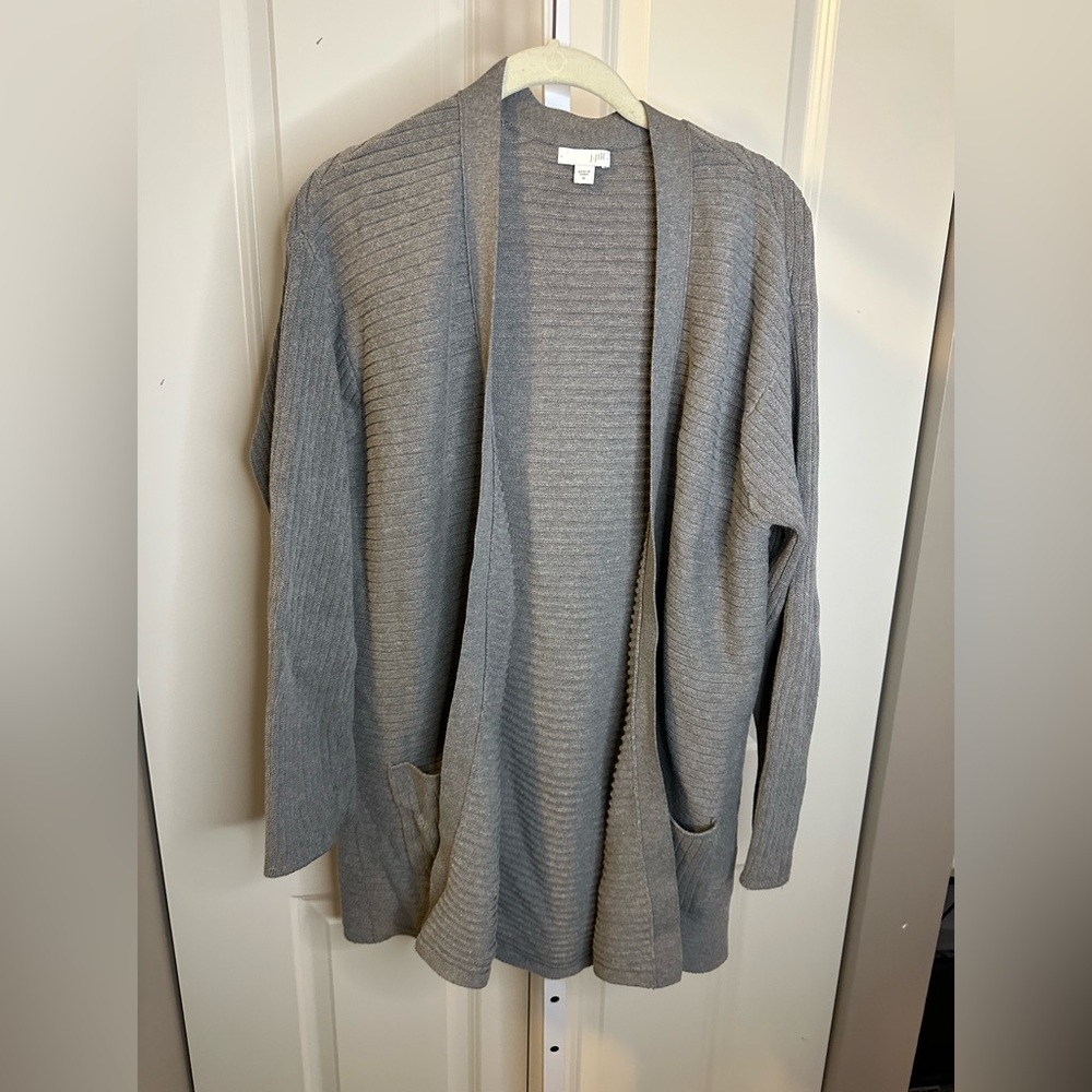 Women’s‎ grey cardigan
